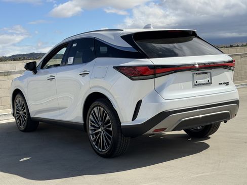 New 2026 Lexus RX 450h AWD image 8