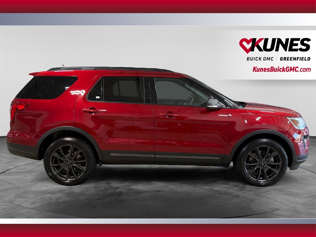 Used 2018 Ford Explorer XLT w/ Equipment Group 202A AWD/4WD image 12