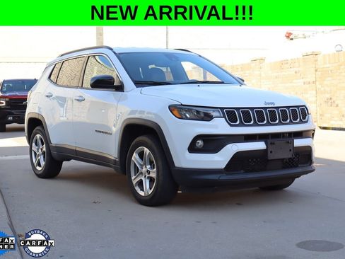 Used 2024 Jeep Compass Latitude AWD/4WD image 1
