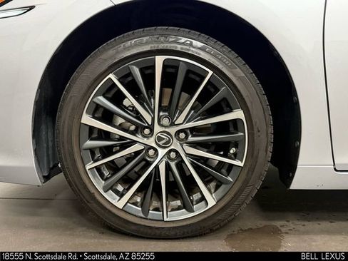 Used 2024 Lexus ES 350 w/ Premium Package FWD image 10