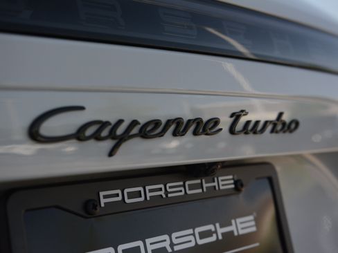 Used 2023 Porsche Cayenne Turbo AWD/4WD image 41