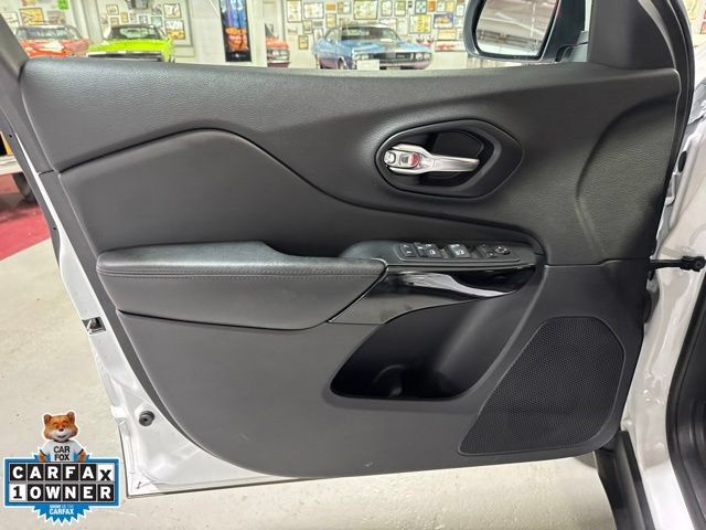 Certified 2021 Jeep Cherokee Latitude Plus AWD/4WD image 15