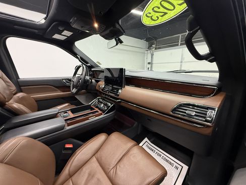 Used 2023 Lincoln Navigator L Reserve w/ Equipment Group 201A image 22