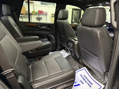 Used 2025 GMC Yukon Denali w/ Sun & Power Step Package image 38