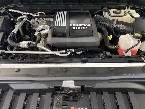 Used 2021 Chevrolet Silverado 1500 RST AWD/4WD image 35