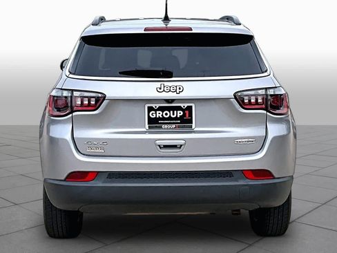 Used 2022 Jeep Compass Latitude AWD/4WD image 6