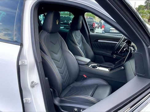 Used 2023 Maserati Grecale Modena AWD/4WD image 13