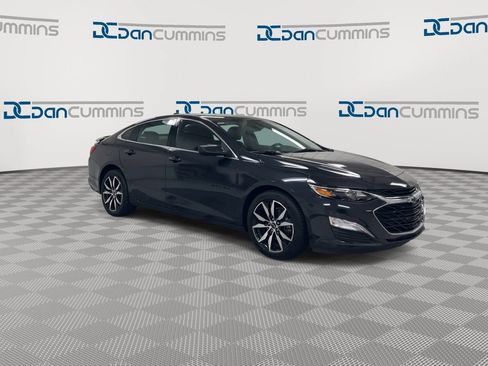 Used 2022 Chevrolet Malibu RS FWD image 2