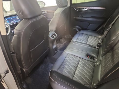 Used 2023 Buick Envision Avenir image 13
