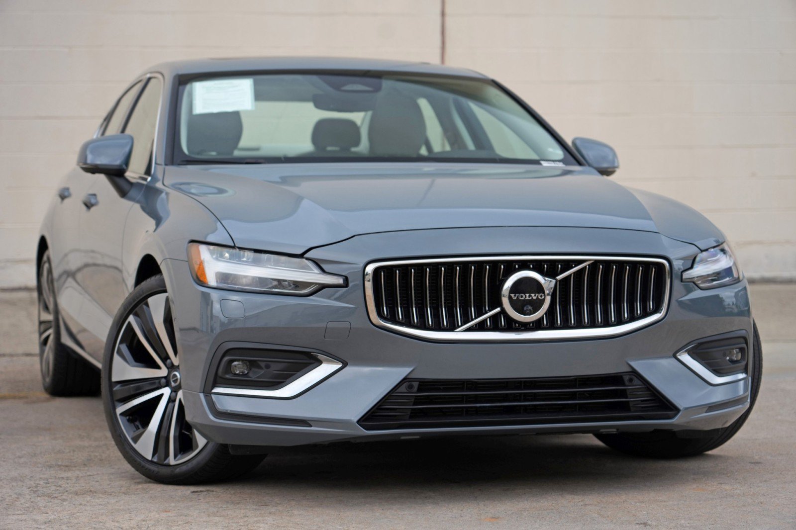 Used 2023 Volvo S60 B5 Ultimate w/ Climate Package FWD image 4
