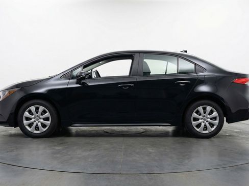 Used 2025 Toyota Corolla LE FWD image 5