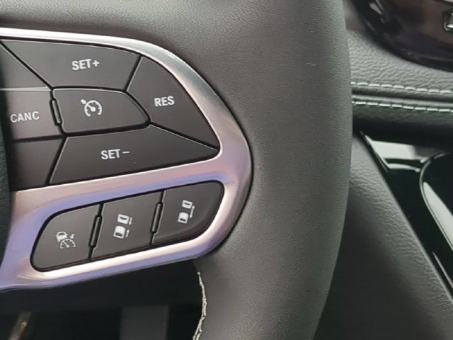 New 2027 Chrysler Pacifica Select FWD image 22