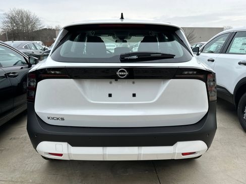New 2026 Nissan Kicks S image 4