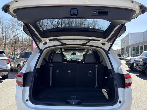 Used 2025 Honda Pilot Elite image 34