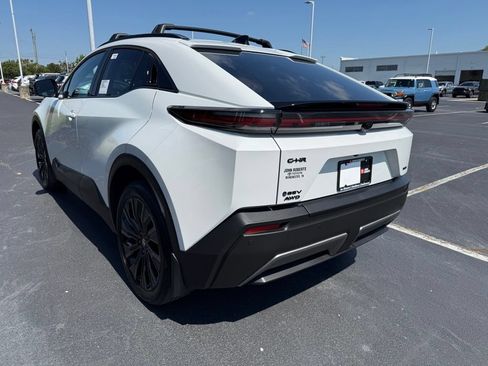 New 2026 Toyota C-HR AWD/4WD image 4