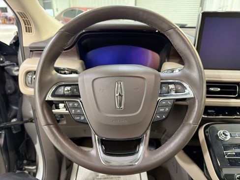 Used 2022 Lincoln Nautilus Reserve w/ Equipment Group 201A image 13