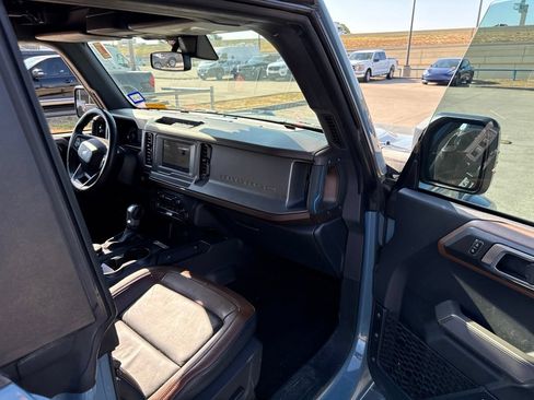 Used 2023 Ford Bronco Outer Banks AWD/4WD image 16