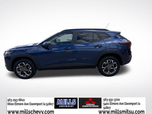 Used 2024 Chevrolet Trax LT w/ LT Convenience Package FWD image 2