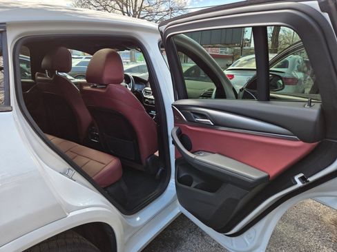 Used 2022 BMW X4 xDrive30i w/ M Sport Package 2 image 10