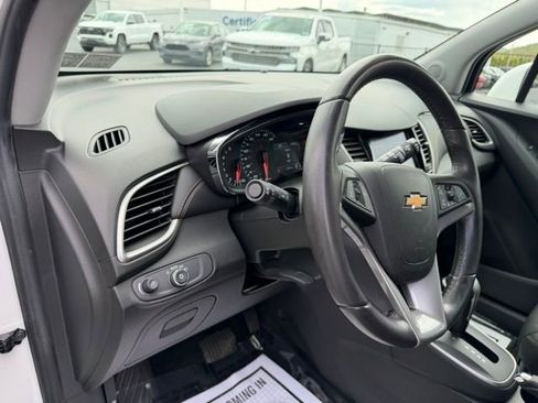Certified 2020 Chevrolet Trax LT w/ Driver Confidence Package AWD/4WD image 32
