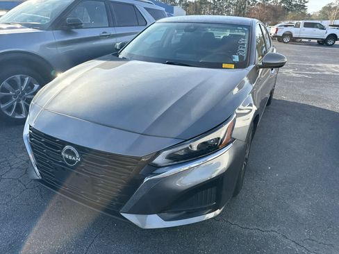 Used 2023 Nissan Altima 2.5 SV image 13