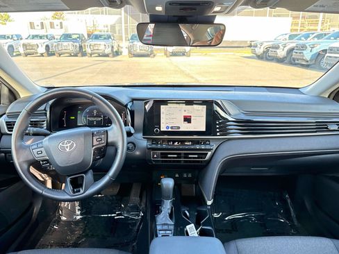 Used 2025 Toyota Camry LE w/ Convenience Package AWD/4WD image 15