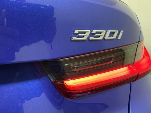 Certified 2025 BMW 330i Sedan w/ M Sport Package RWD image 30