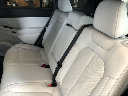 New 2026 Jeep Cherokee Limited image 12