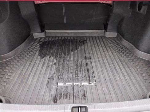 Used 2018 Toyota Camry LE image 6