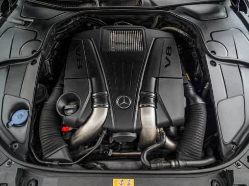 Used 2017 Mercedes-Benz S 550 Sedan image 34