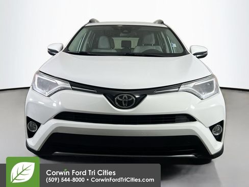 Used 2017 Toyota RAV4 XLE FWD image 4
