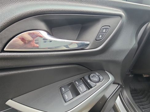 Used 2024 Chevrolet Trax RS w/ Sunroof Package image 21