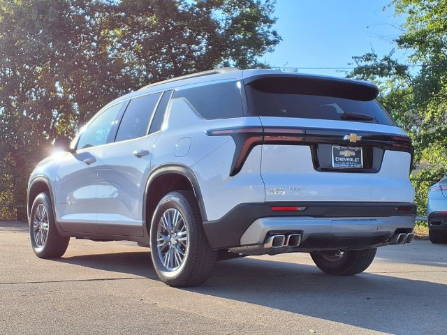 Used 2026 Chevrolet Traverse LT FWD image 7