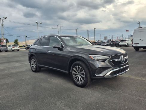 Used 2023 Mercedes-Benz GLC 300 4MATIC image 4