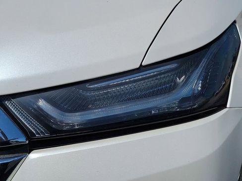 Used 2023 Chevrolet Traverse LT image 21