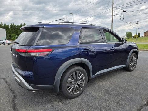 Certified 2022 Nissan Pathfinder SL w/ SL Premium Package FWD image 5