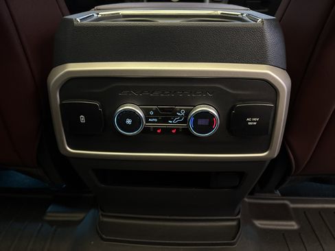 Used 2024 Ford Expedition Limited RWD image 27
