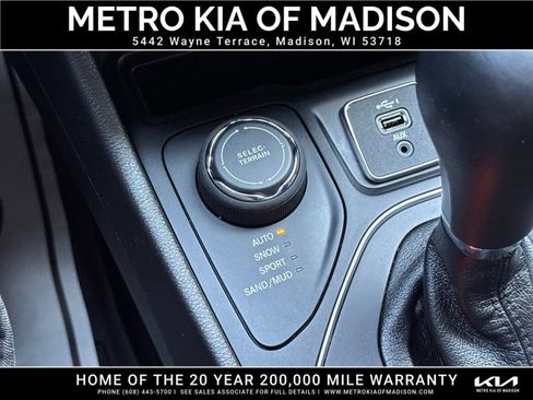 Used 2021 Jeep Cherokee Latitude Lux w/ Comfort/Convenience Group AWD/4WD image 22