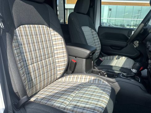New 2026 Jeep Gladiator Sport AWD/4WD image 10