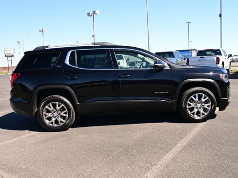 Used 2022 GMC Acadia SLT w/ Preferred Package image 5