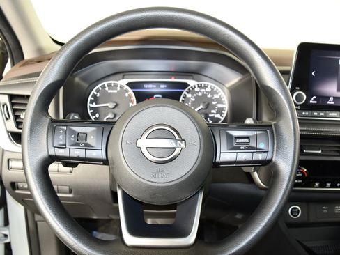 Used 2023 Nissan Rogue SV AWD/4WD image 19