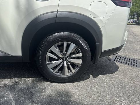 Used 2022 Nissan Pathfinder SL AWD/4WD image 36