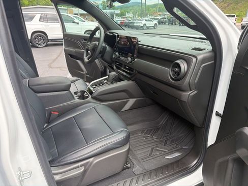 Certified 2024 Chevrolet Colorado Trail Boss AWD/4WD image 17