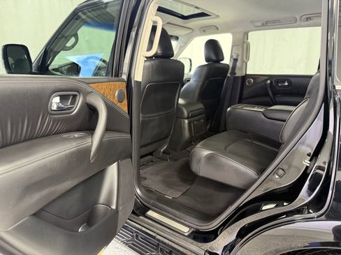 Used 2016 INFINITI QX80 Sport Utility 4D w/ Driver's Assistance Package image 36