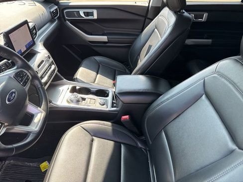 Used 2020 Ford Explorer XLT w/ Equipment Group 202A AWD/4WD image 24