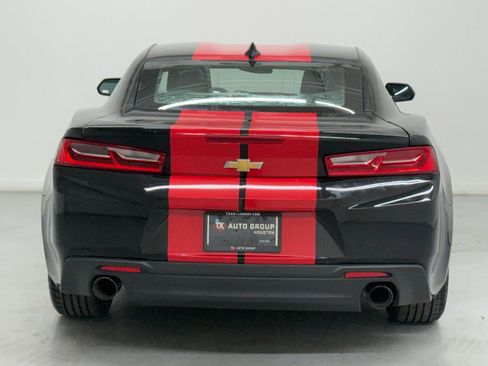 Used 2018 Chevrolet Camaro LT w/ Technology Package RWD image 8