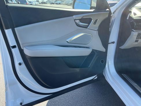 Certified 2025 Acura RDX w/ Technology Package image 9