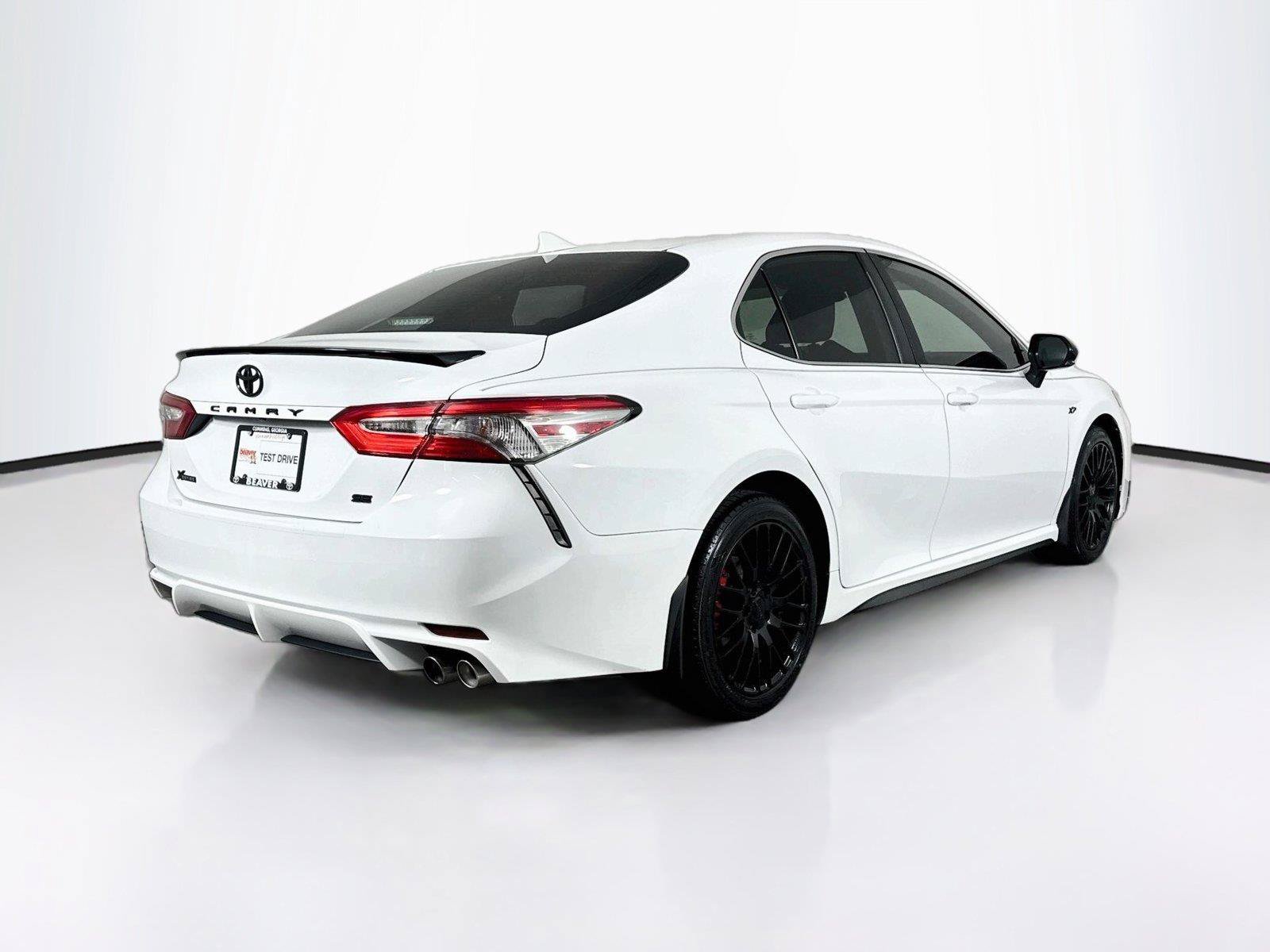 Used 2019 Toyota Camry SE w/ Convenience Package FWD image 2