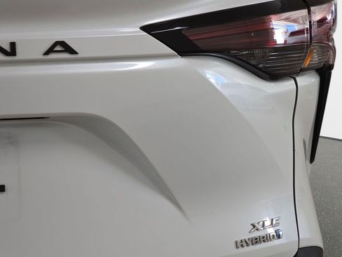 Used 2024 Toyota Sienna XLE image 33