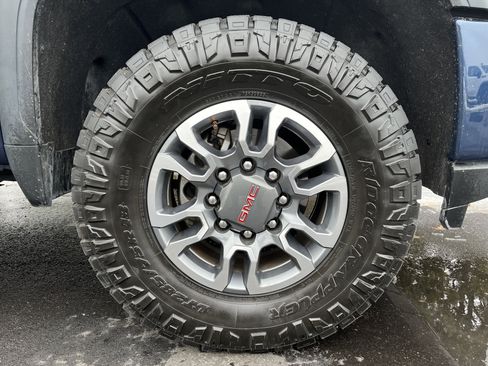 Used 2021 GMC Sierra 2500 AT4 image 13